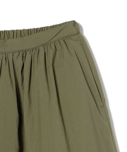 SHIPS Days(シップスデイズ)の「THOUSAND MILE:リバーシブルスカート(スカート・レディース・ブラック/オリーブ・ONE SIZE)」の16枚目の写真