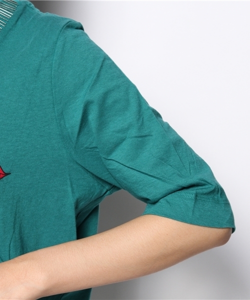 AVIE（アビィ）の「くちびるプリントTEE（Tシャツ/カットソー・レディース・オフホワイト/ライトグレー/グリーン・2）」の8枚目の写真