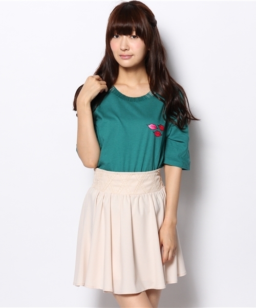 AVIE（アビィ）の「くちびるプリントTEE（Tシャツ/カットソー・レディース・オフホワイト/ライトグレー/グリーン・2）」の4枚目の写真