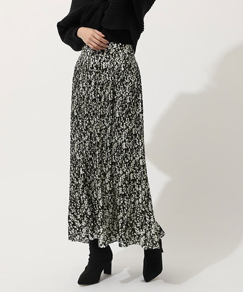 AZUL by moussy(アズールバイマウジー)の「BOUQUET FLOWER PLEATS SKIRT / ブーケフラワープリーツスカート(スカート・レディース・ブラック系その他/イエロー系その他・SMALL/MEDIUM)」の2枚目の写真