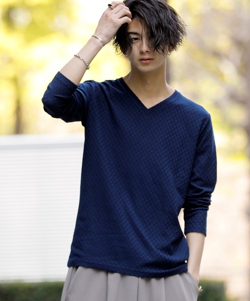 A.S.M（エーエスエム）の「スモール ブロック ジャガード Vネック ロング Tシャツ（Tシャツ/カットソー・メンズ・ホワイト/ライトグレー/ブラック/ネイビー・48/50/52）」の4枚目の写真