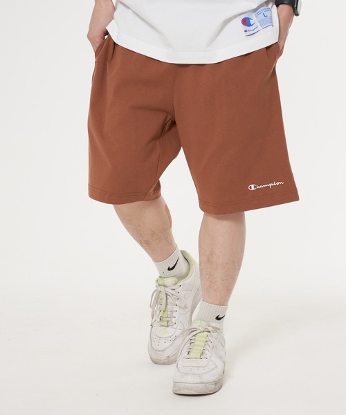Champion(チャンピオン)の「【CHAMPION/チャンピオン】ルームウェア&ワンマイルコーデベストセラーアイテム 柔らか感触のワンポイントロゴ入りスウェットショーツ C3-P501(スウェットパンツ・メンズ・ホワイト/チャコールグレー/ブラック/ネイビー/グレー/レッド/ピンク/イエロー/ブルー/オリーブ/ブラウン・MEDIUM/LARGE/X-LARGE/SMALL/XX-LARGE)」の6枚目の写真