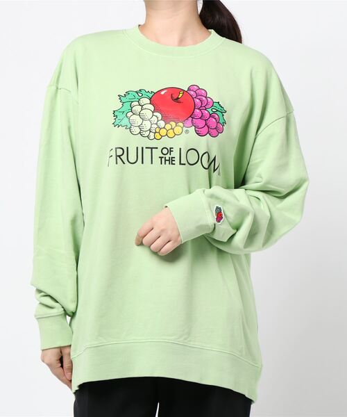 トレーナー スウェット プリント製品染めワッペン付きトレーナー レディース メンズ FRUIT OF THE LOOM（フルーツオブザルーム）の「プリント製品