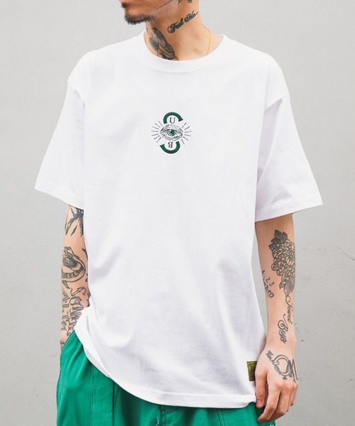 Subciety（サブサエティ）の「PROVIDENCE TEE（Tシャツ/カットソー・メンズ・ホワイト/ブラック/ホワイト系その他/ブラック×ゴールド/ホワイト×パープル/ホワイト系その他2/ホワイト×グリーン/ホワイト×ゴールド/グレー×ホワイト/サンドベージュ/レッド・SMALL/MEDIUM/LARGE/X-LARGE/XX-LARGE）」の4枚目の写真