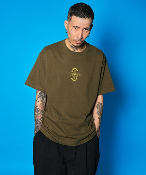 Subciety（サブサエティ）の「PROVIDENCE TEE（Tシャツ/カットソー・メンズ・ホワイト/ブラック/ホワイト系その他/ブラック×ゴールド/ホワイト×パープル/ホワイト系その他2/ホワイト×グリーン/ホワイト×ゴールド/グレー×ホワイト/サンドベージュ/レッド/ブルー系その他/グリーン系その他/オフホワイト/スミクロ・SMALL/MEDIUM/LARGE/X-LARGE/XX-LARGE）」の22枚目の写真