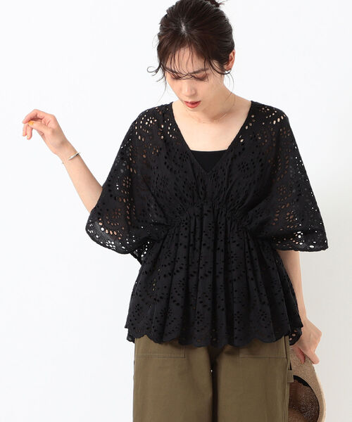 【新品未使用】BEAMS 花柄刺繍ブラウス　38 BEAMS（レディースシャツ、ブラウス）（柄：花柄、フラワー