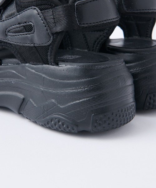 COLONY 2139（コロニートゥーワンスリーナイン）の「スニーカーサンダル（サンダル・レディース・ホワイト/ブラック/ブラウン・22.5cm/23.5cm/24.5cm）」の10枚目の写真