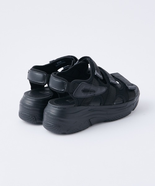 COLONY 2139（コロニートゥーワンスリーナイン）の「スニーカーサンダル（サンダル・レディース・ホワイト/ブラック/ブラウン・22.5cm/23.5cm/24.5cm）」の5枚目の写真