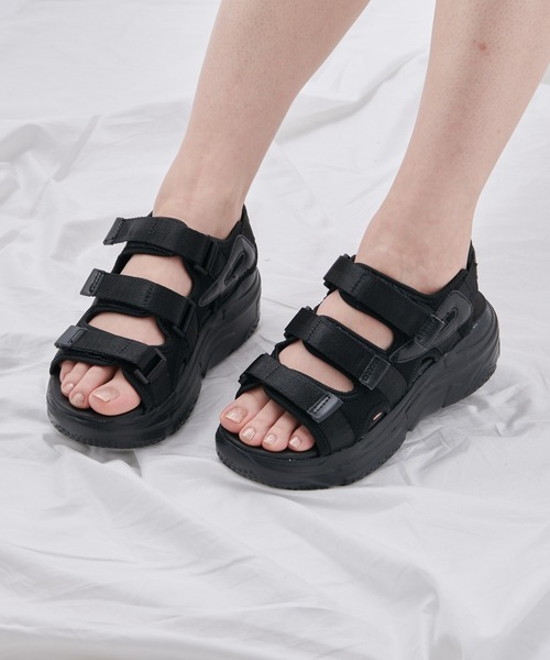 COLONY 2139（コロニートゥーワンスリーナイン）の「スニーカーサンダル（サンダル・レディース・ホワイト/ブラック/ブラウン・22.5cm/23.5cm/24.5cm）」の14枚目の写真