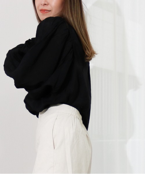 Per sist ence（パーシエンス）の「Per sist ence/パーシエンス　ボリュームスリーブプルオーバー（シャツ/ブラウス・レディース・ブラック/カーキ/グレイッシュベージュ/アイボリー・FREE）」の14枚目の写真