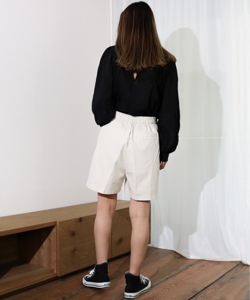 Per sist ence（パーシエンス）の「Per sist ence/パーシエンス　ボリュームスリーブプルオーバー（シャツ/ブラウス・レディース・ブラック/カーキ/グレイッシュベージュ/アイボリー・FREE）」の19枚目の写真