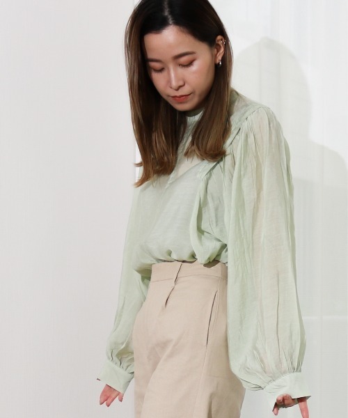 Per sist ence（パーシエンス）の「Per sist ence/パーシエンス　ボリュームスリーブプルオーバー（シャツ/ブラウス・レディース・ブラック/カーキ/グレイッシュベージュ/アイボリー・FREE）」の13枚目の写真