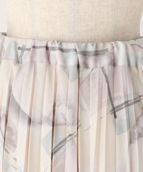 yuw（ユウ）の「アートガラプリーツスカート　945238（スカート・レディース・ベージュ/グレー/ピンク・FREE）」の10枚目の写真