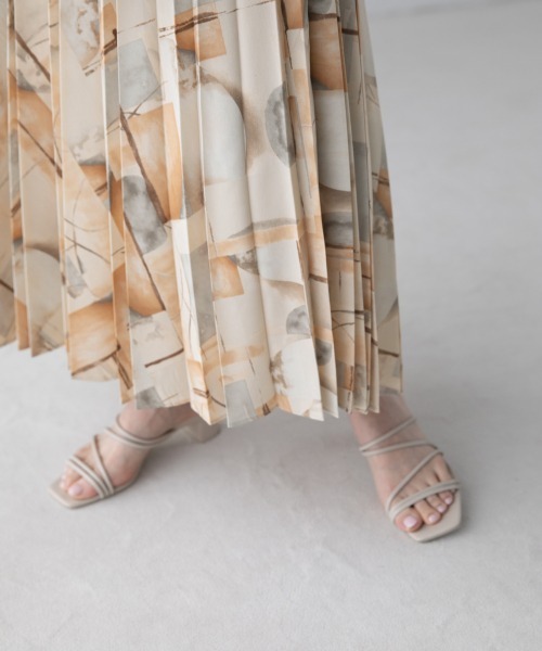 yuw（ユウ）の「アートガラプリーツスカート　945238（スカート・レディース・ベージュ/グレー/ピンク・FREE）」の12枚目の写真