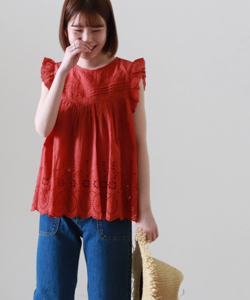 Cheek（チーク）の「ピンタックノースリーブブラウス（シャツ/ブラウス・レディース・ブラック/レッド/オフホワイト・MEDIUM）」の3枚目の写真
