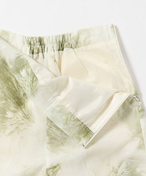 BeAMS DOT（ビームスドット）の「【WEB限定】BeAMS DOT / マーブル柄 センタープレスパンツ（その他パンツ・レディース・ブラック/グリーン・SMALL/MEDIUM）」の10枚目の写真