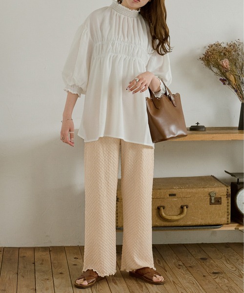 Ambre Neige(アンブルネージュ)の「パフスリーブギャザーブラウス/【WEB/EC限定商品】(シャツ/ブラウス・レディース・ホワイト/ベージュ/ライトベージュ・FREE)」の16枚目の写真