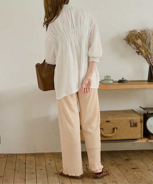 Ambre Neige(アンブルネージュ)の「パフスリーブギャザーブラウス/【WEB/EC限定商品】(シャツ/ブラウス・レディース・ホワイト/ベージュ/ライトベージュ・FREE)」の18枚目の写真