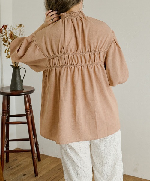 Ambre Neige(アンブルネージュ)の「パフスリーブギャザーブラウス/【WEB/EC限定商品】(シャツ/ブラウス・レディース・ホワイト/ベージュ/ライトベージュ・FREE)」の21枚目の写真