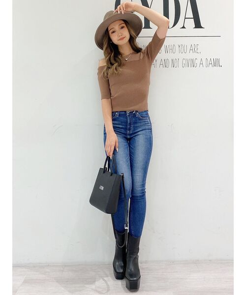 GYDA（ジェイダ）の「ミドルウエスト SHAPELYスキニーデニムパンツ（デニムパンツ・レディース・ブルー/ライトブルー/スカイブルー・X-SMALL/SMALL/MEDIUM）」の9枚目の写真