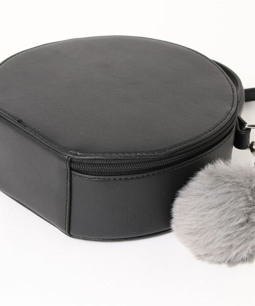 HONEYSUCKLE ROSE（ハニーサックルローズ）の「【HONEYSUCKLE ROSE】サークルショルダーバッグ（ショルダーバッグ・レディース・ライトベージュ/ブラック・ONE SIZE）」の5枚目の写真