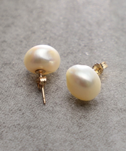 jour couture(ジュールクチュール)の「jour couture / Dimple.01 パールピアス(ピアス(両耳用)・レディース・ホワイト・ONE SIZE)」の5枚目の写真