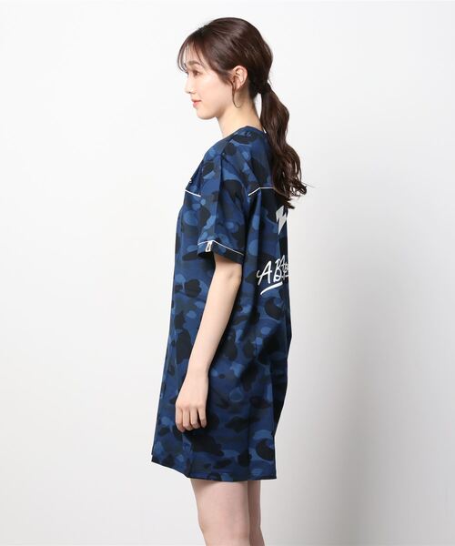 A BATHING APE（アベイシングエイプ）の「COLOR CAMO TEE ONEPIECE L（ワンピース・レディース・ネイビー/レッド・SMALL/X-SMALL）」の6枚目の写真