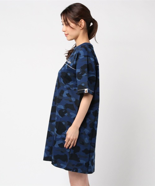 A BATHING APE（アベイシングエイプ）の「COLOR CAMO TEE ONEPIECE L（ワンピース・レディース・ネイビー/レッド・SMALL/X-SMALL）」の4枚目の写真