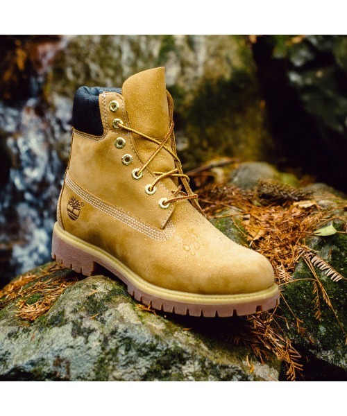 Timberland(ティンバーランド)の「【定番】6インチ プレミアム ウォータープルーフ ブーツ メンズ(防水)(ブーツ・メンズ・ウィート・27.5cm/28.0cm/26.0cm/27.0cm/30cm/26.5cm/28.5cm/29.0cm/24.5cm/25.5cm/25.0cm/31cm/29.5cm)」の5枚目の写真