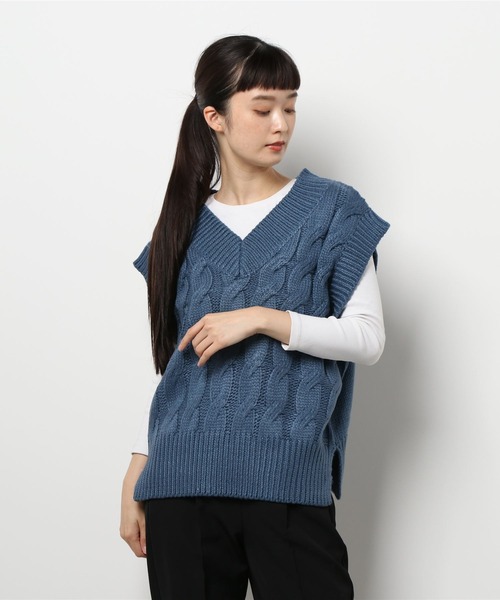 DURAS（デュラス）の「ケーブル編みニットベスト（ニット/セーター・レディース・ベージュ/ブラック/ブルー/ホワイト・FREE）」の15枚目の写真