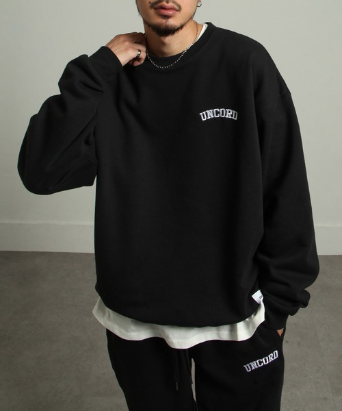 UNCORD(アンコード)の「【UNCORD】90's EMBROIDERY LOGO SWEAT / ビッグシルエット カレッジ アーチロゴ ロゴ刺繍 スウェット 【12oz】(スウェット・メンズ・ブラック/ネイビー/カーキ/オートミール/杢グレー/グレイッシュベージュ・MEDIUM/LARGE/X-LARGE)」の2枚目の写真