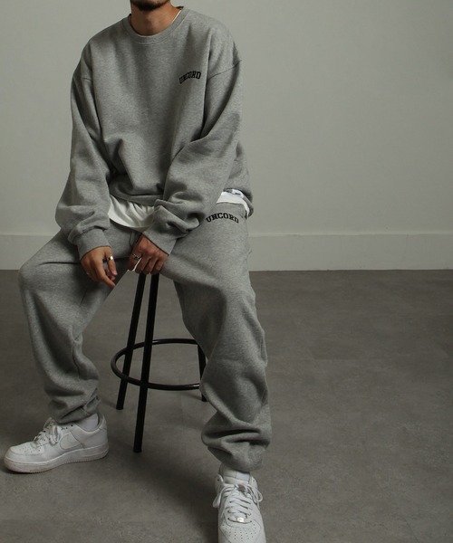UNCORD(アンコード)の「【UNCORD】90's EMBROIDERY LOGO SWEAT / ビッグシルエット カレッジ アーチロゴ ロゴ刺繍 スウェット 【12oz】(スウェット・メンズ・ブラック/ネイビー/カーキ/オートミール/杢グレー/グレイッシュベージュ・MEDIUM/LARGE/X-LARGE)」の16枚目の写真