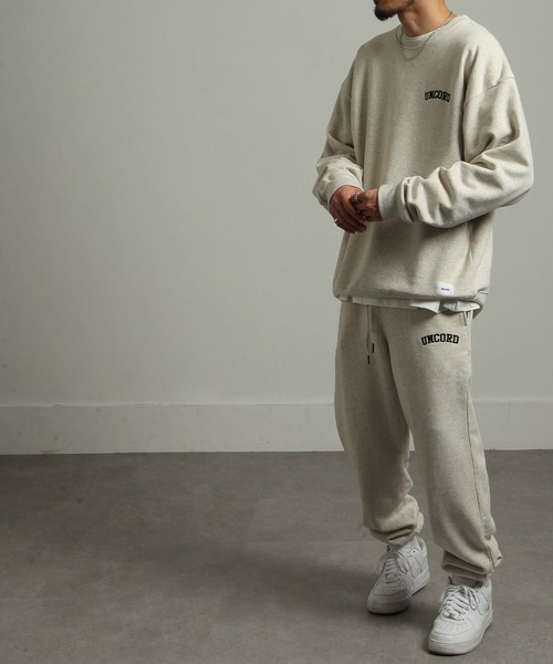 UNCORD(アンコード)の「【UNCORD】90's EMBROIDERY LOGO SWEAT / ビッグシルエット カレッジ アーチロゴ ロゴ刺繍 スウェット 【12oz】(スウェット・メンズ・ブラック/ネイビー/カーキ/オートミール/杢グレー/グレイッシュベージュ・MEDIUM/LARGE/X-LARGE)」の13枚目の写真