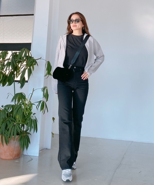 Vicente（ヴィセンテ）の「Fluffy short hoodie（パーカー・レディース・ブラック/グレー・FREE）」の9枚目の写真