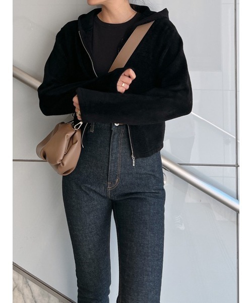 Vicente（ヴィセンテ）の「Fluffy short hoodie（パーカー・レディース・ブラック/グレー・FREE）」の6枚目の写真