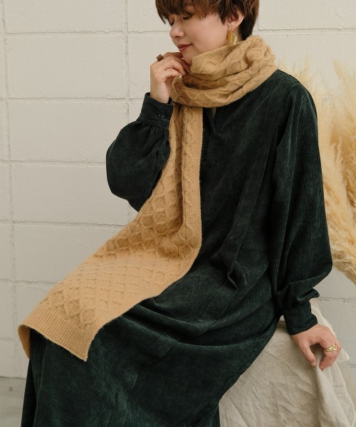 Bab（バブ）の「ケーブルニットマフラー（マフラー・レディース・ブラック/ベージュ/グレー/アイボリー/キャメル・ONESIZE）」の13枚目の写真