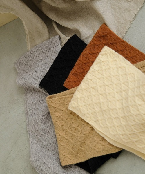 Bab（バブ）の「ケーブルニットマフラー（マフラー・レディース・ブラック/ベージュ/グレー/アイボリー/キャメル・ONESIZE）」の14枚目の写真