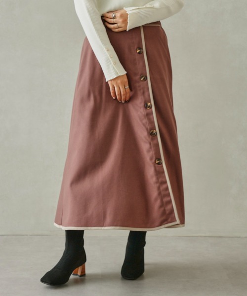 Chez toi（シェトワ）の「パイピング×ボタンウールタッチスカート（スカート・レディース・チャコールグレー/ベージュ/ピンク/グリーン・FREE）」の4枚目の写真