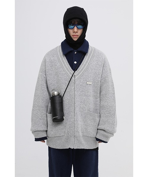 MASONPRINCE(メイソンプリンス)の「【MASONPRINCE】Oversized one-point logo ZIP cardigan MY2024(カーディガン/ボレロ・メンズ・ブラック/ブルー/グリーン/アイボリー/グレー・M/L/S)」の1枚目の写真