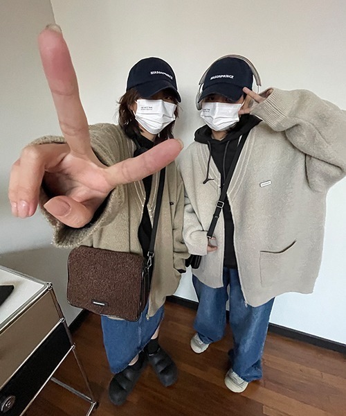 MASONPRINCE(メイソンプリンス)の「【MASONPRINCE】Oversized one-point logo ZIP cardigan MY2024(カーディガン/ボレロ・メンズ・ブラック/ブルー/グリーン/アイボリー/グレー・M/L/S)」の10枚目の写真