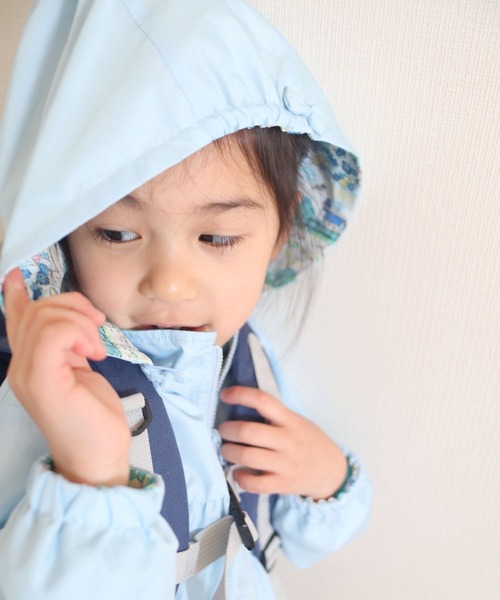 KP（ケーピー）の「タフタとmimiちゃんお散歩プリントのリバーシブルウィンドブレーカー(100-130cm)（ナイロンジャケット・キッズ・ミント/ブルー/ピンク・120cm/130cm/110cm/100cm）」の20枚目の写真