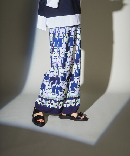 GRACE CLASS(グレースクラス)の「キカプリントイージーパンツ(その他パンツ・レディース・ベージュ/ネイビー・36)」の9枚目の写真