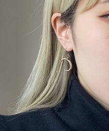 emouv by est クレセントムーンピアス