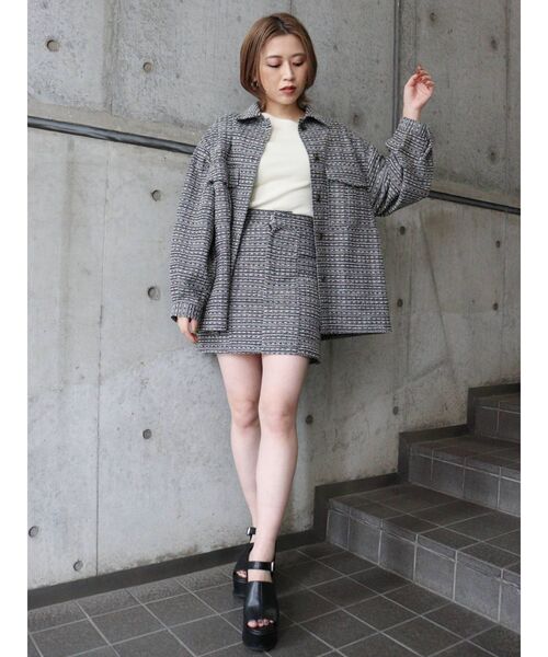 MURUA(ムルーア)の「ツイードミニスカート【セットアップ着用可能】(スカート・レディース・ブラック/ベージュ・1/2)」の4枚目の写真