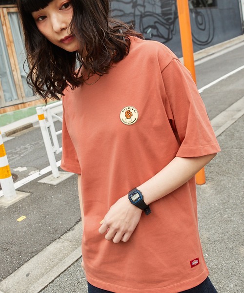 Dickies(ディッキーズ)の「Dickies/ディッキーズ ビックシルエットワッペンレギュラーコットン半袖Tシャツ(Tシャツ/カットソー・レディース・ホワイト/ブラック/ピンク/ブルー/ホワイト系その他/チャコール/ホワイト系その他2/ホワイト系・M/L)」の8枚目の写真