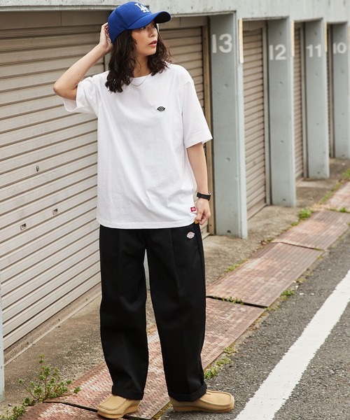 Dickies(ディッキーズ)の「Dickies/ディッキーズ ビックシルエットワッペンレギュラーコットン半袖Tシャツ(Tシャツ/カットソー・レディース・ホワイト/ブラック/ピンク/ブルー/ホワイト系その他/チャコール/ホワイト系その他2/ホワイト系・M/L)」の20枚目の写真