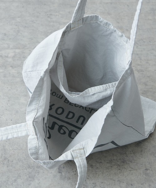 THEATRE PRODUCTS（シアタープロダクツ）の「【THEATRE PRODUCTS】RECYCLE COTTON GARMENT DYE TOTE（トートバッグ・レディース・ベージュ/グリーン/イエロー/ライトグレー/キャメル/ブルー・FREE）」の13枚目の写真