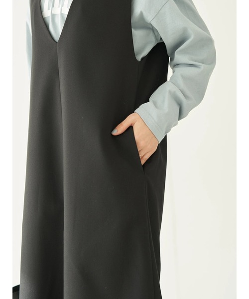 earth music&ecology（アースミュージックアンドエコロジー）の「Ｉラインジャンパースカート*（ジャンパースカート・レディース・ブラック/グレイッシュベージュ・FREE）」の11枚目の写真