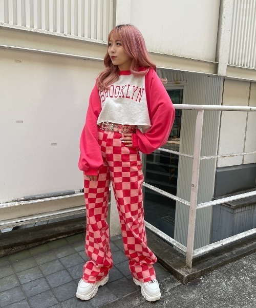 DuKKah（デュカ）の「Dukkah/【低身長向け】ラグランショートスウェット（スウェット・レディース・レッド/スミクロ/サックスブルー・X-SMALL）」の8枚目の写真