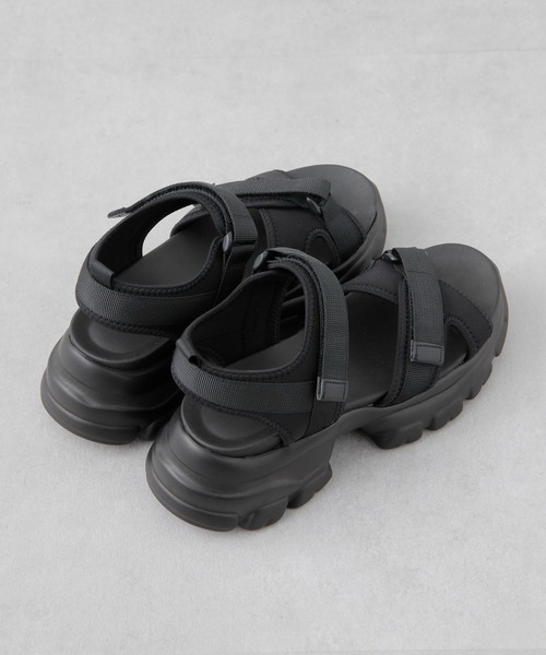 COLONY 2139（コロニートゥーワンスリーナイン）の「厚底スポーツサンダル / スニーカーソールサンダル（サンダル・レディース・ブラック/ベージュ・25/23/24）」の15枚目の写真